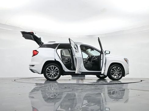 Used 2022 GMC Terrain Denali image 58