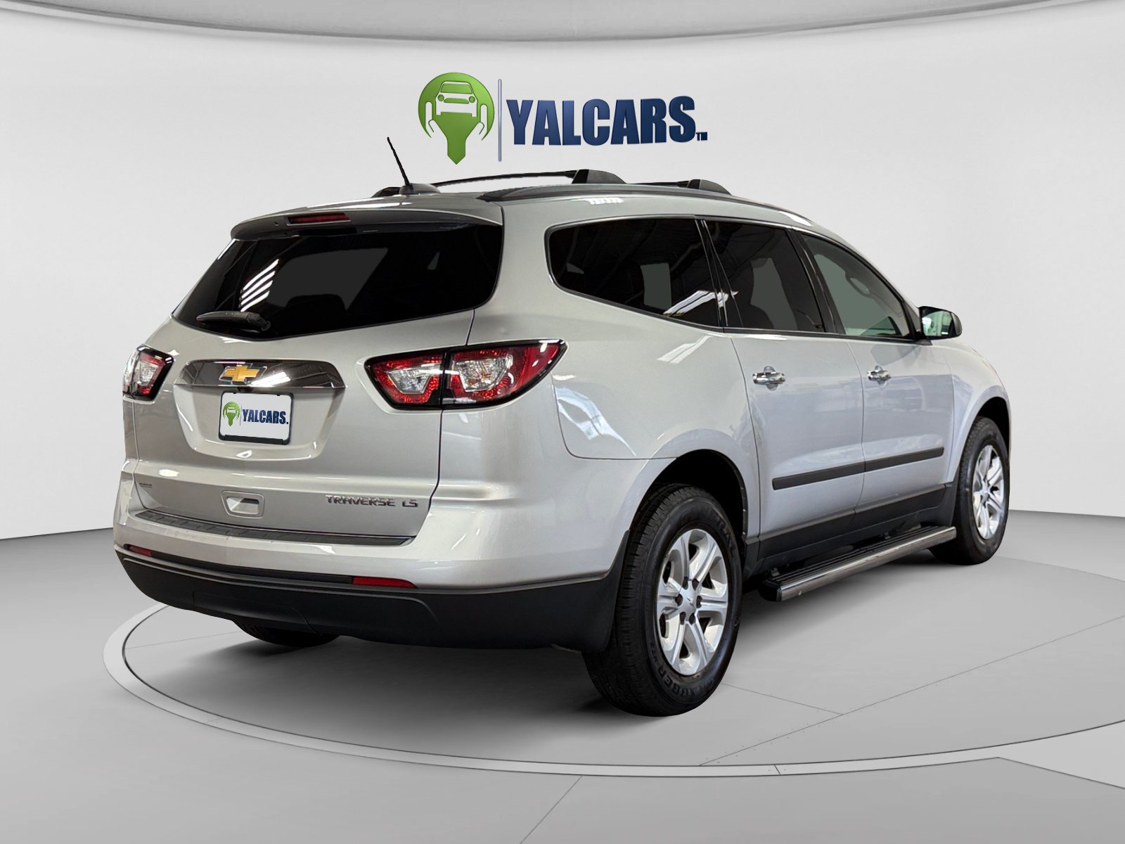 Used 2016 Chevrolet Traverse LS w/ LPO, 'HIT The Road' Package FWD image 5