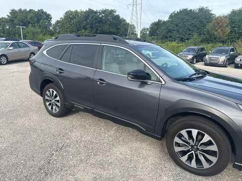 Used 2024 Subaru Outback Limited AWD/4WD image 8