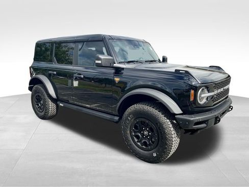Used 2025 Ford Bronco Badlands image 3