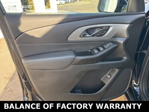 Used 2023 Chevrolet Traverse LT image 12