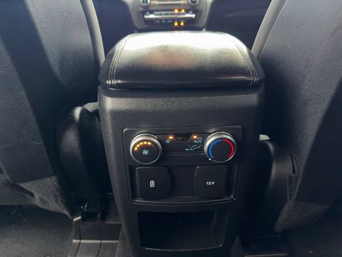 Used 2020 Ford Explorer XLT AWD/4WD image 37