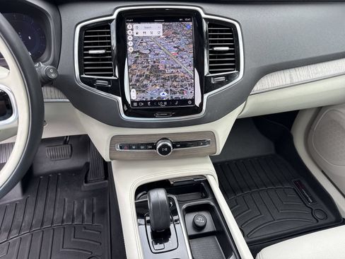 Used 2023 Volvo XC90 B6 Plus AWD/4WD image 33