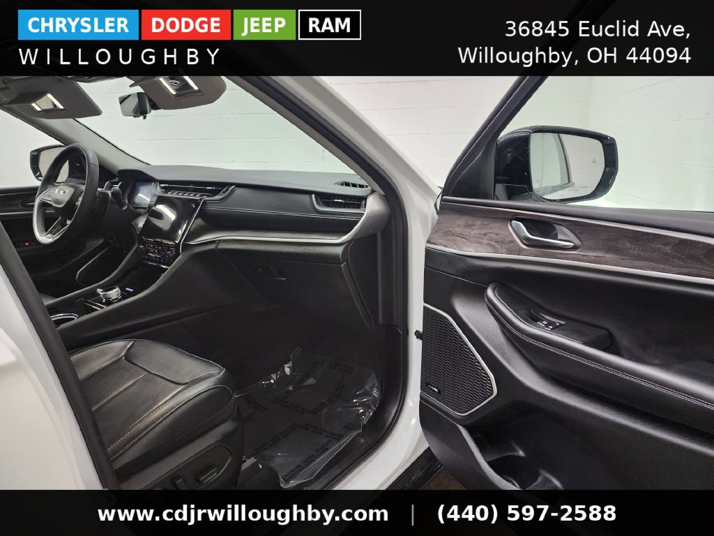 Used 2023 Jeep Grand Cherokee Limited w/ Luxury Tech Group II AWD/4WD image 37