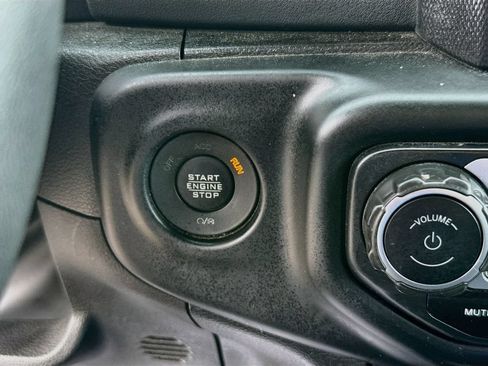 Used 2023 Jeep Wrangler Unlimited Sahara w/ Cold Weather Group AWD/4WD image 15