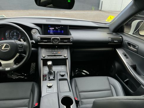 Used 2020 Lexus IS 350 F Sport w/ F Sport Package RWD image 16