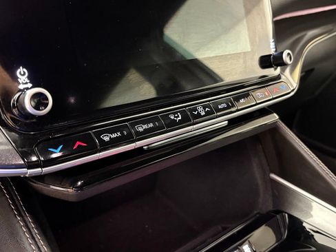Used 2024 Jeep Wagoneer 4WD image 32