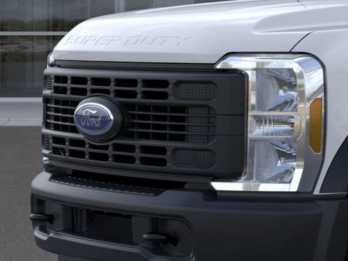 New 2025 Ford F450 XL image 17