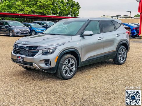 Used 2026 Kia Seltos LX AWD/4WD image 4