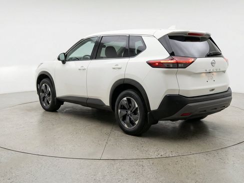 Used 2025 Nissan Rogue SV FWD image 6