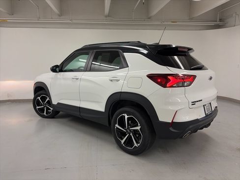 Used 2023 Chevrolet TrailBlazer RS w/ Convenience Package AWD/4WD image 8