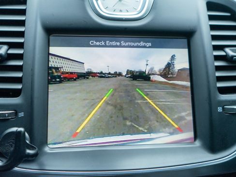 Used 2016 Chrysler 300 Limited image 18