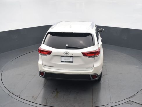 Used 2018 Toyota Highlander Limited image 46