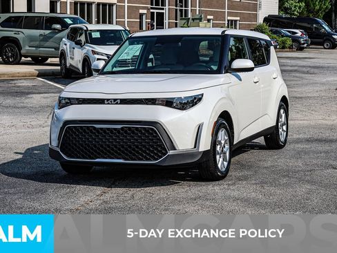 Used 2025 Kia Soul LX w/ LX Technology Package FWD image 4