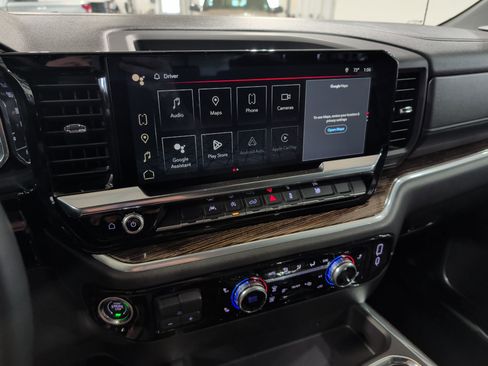 Used 2025 GMC Sierra 1500 Elevation image 10