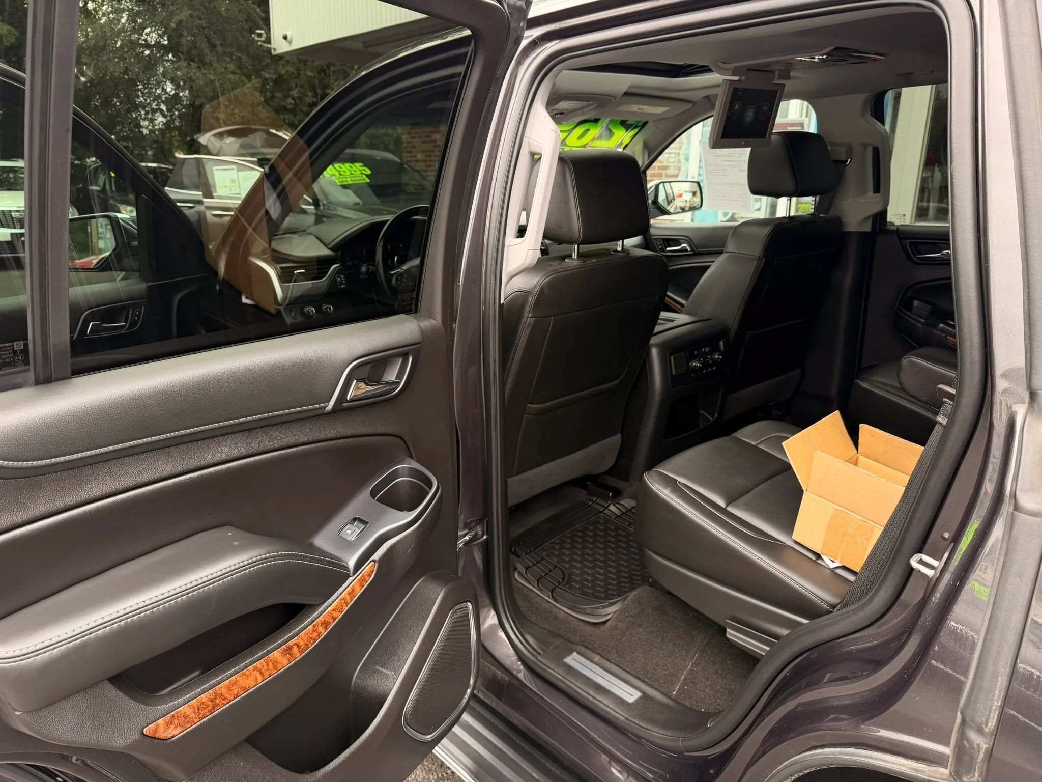 Used 2018 Chevrolet Tahoe Premier AWD/4WD image 12