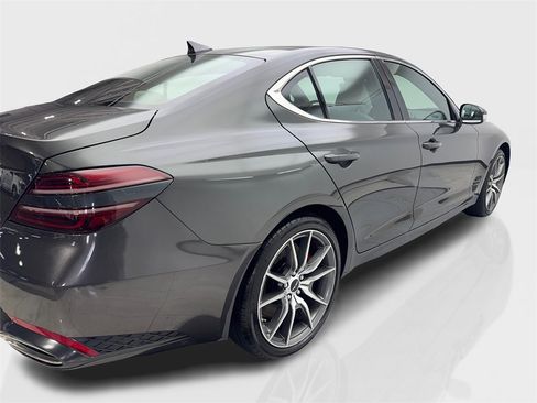 Used 2025 Genesis G70 2.5T image 13