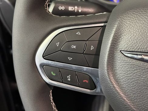 New 2026 Chrysler Pacifica Select FWD image 13
