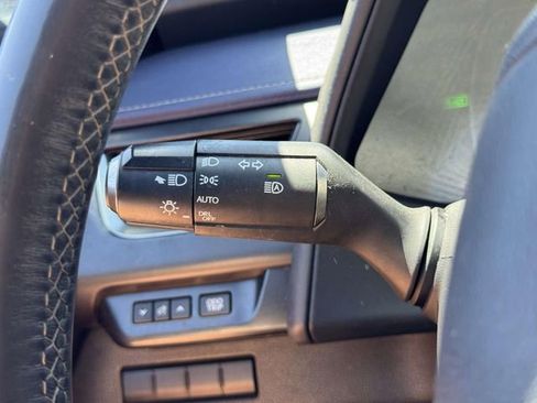 Used 2020 Lexus UX 250h w/ Premium Package AWD/4WD image 29