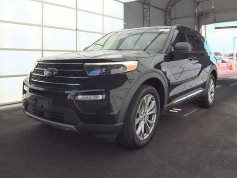 Used 2020 Ford Explorer XLT w/ Equipment Group 202A AWD/4WD image 1