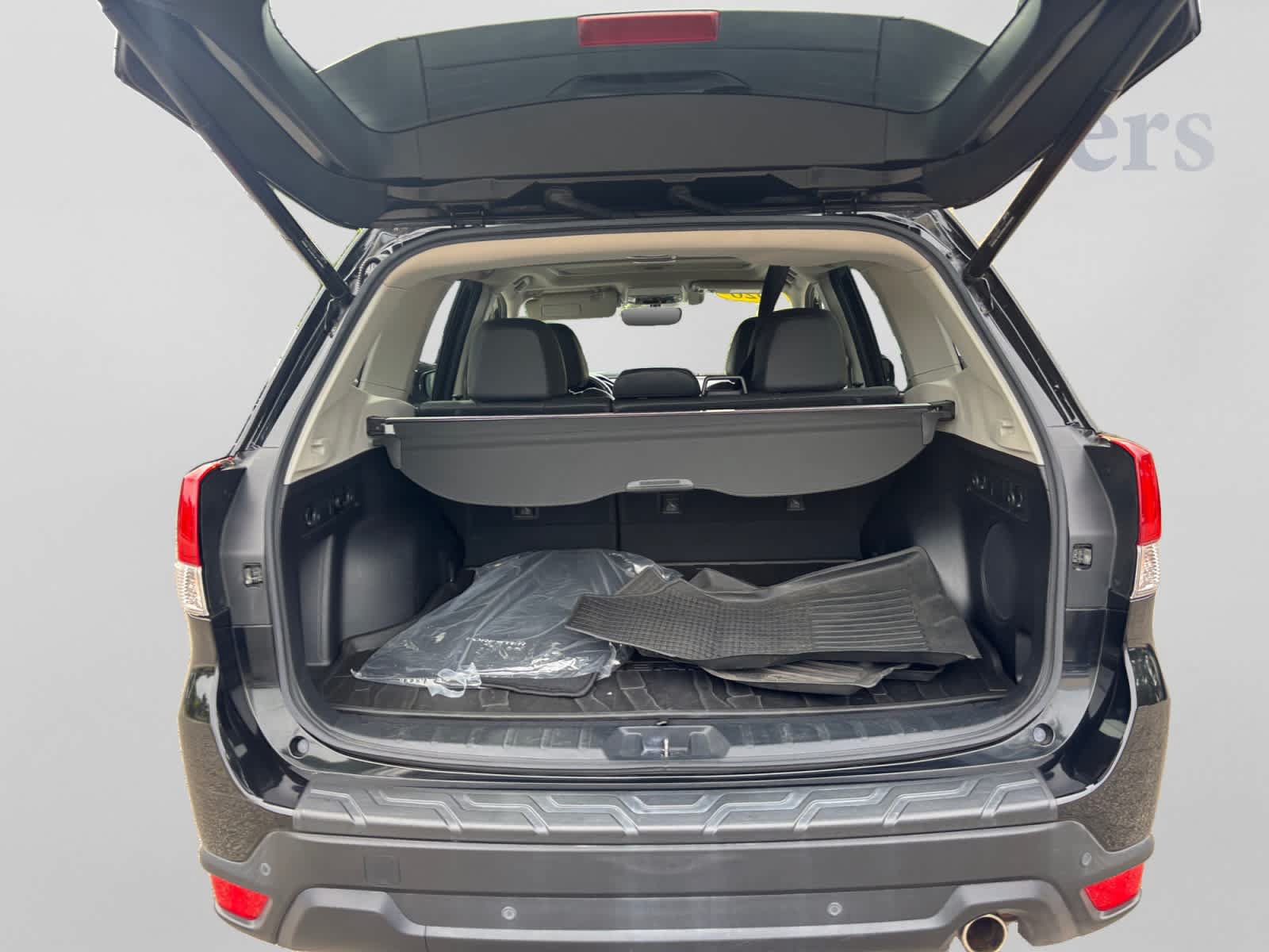 Used 2020 Subaru Forester Limited AWD/4WD image 9