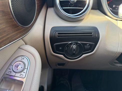 Used 2022 Mercedes-Benz GLC 300 4MATIC image 17