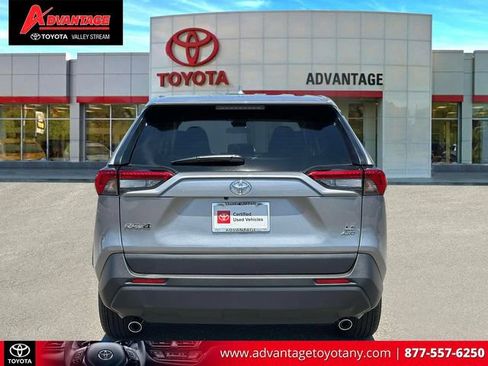 Used 2025 Toyota RAV4 LE AWD/4WD image 8