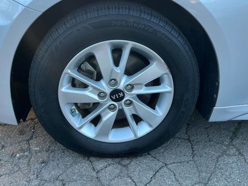 Used 2019 Kia Optima LX image 32