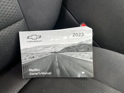 Used 2023 Chevrolet Malibu LT FWD image 39