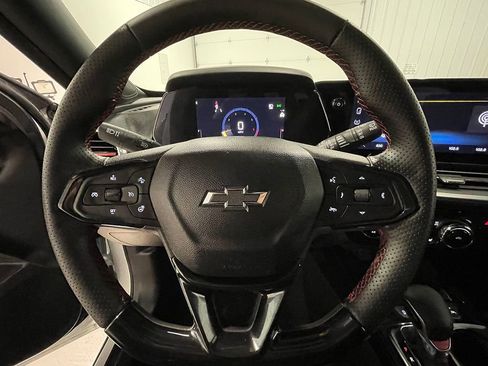 Used 2024 Chevrolet Trax RS FWD image 35