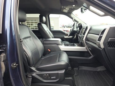 Used 2019 Ford F250 Lariat w/ Chrome Package image 14