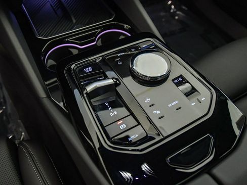 Used 2025 BMW i5 xDrive40 w/ Premium Package image 23