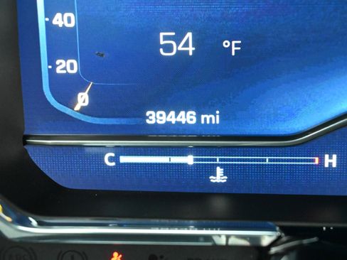 Used 2025 Chevrolet Silverado 2500 ZR2 w/ Technology Package image 22