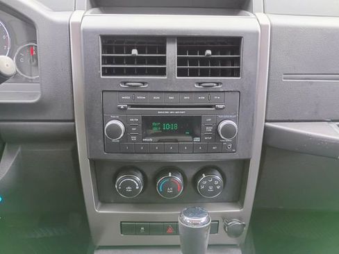 Used 2012 Jeep Liberty Sport image 38