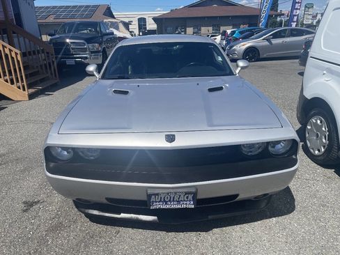 Used 2008 Dodge Challenger SRT8 RWD image 2