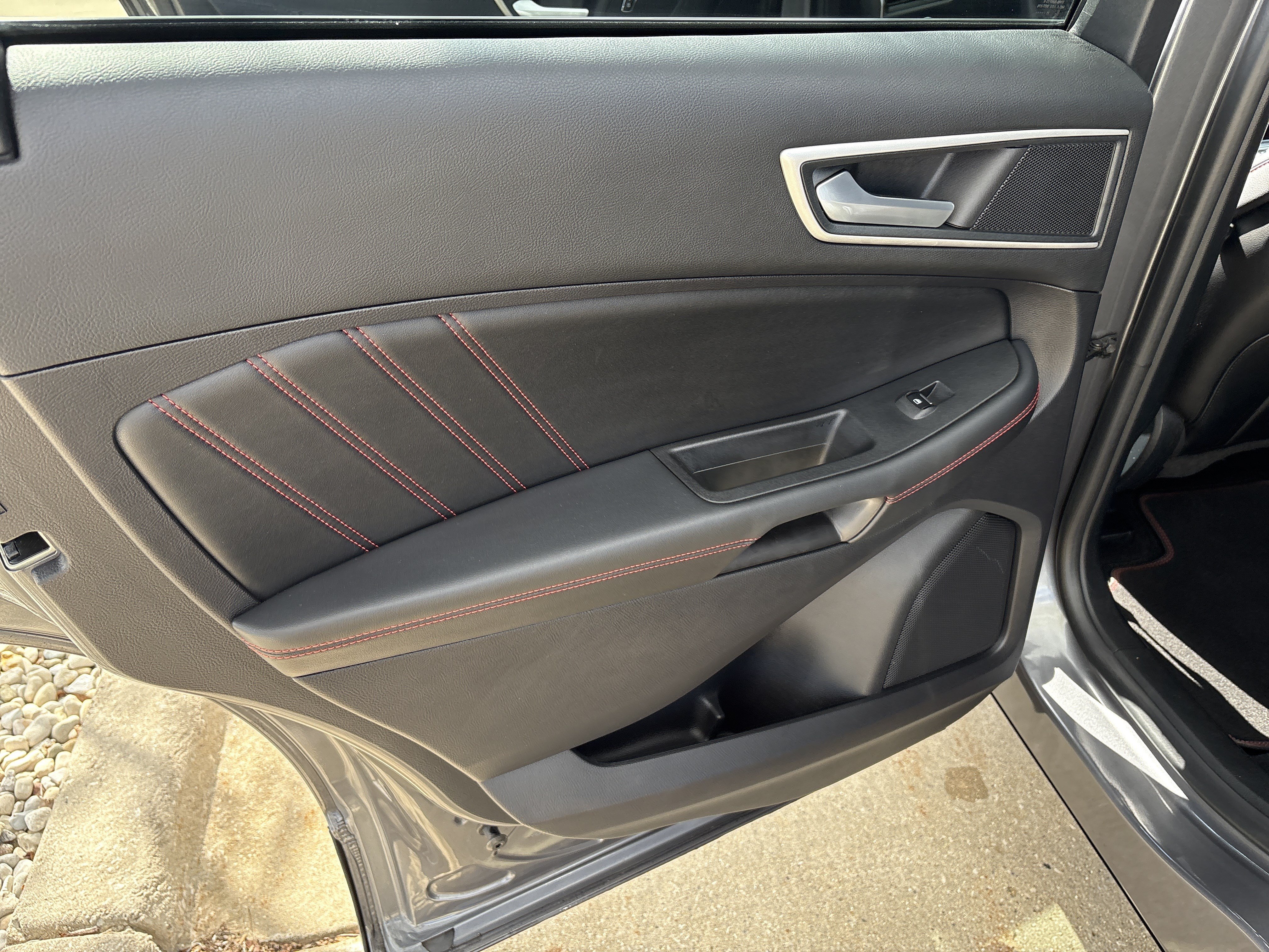 Used 2021 Ford Edge ST-Line AWD/4WD image 14
