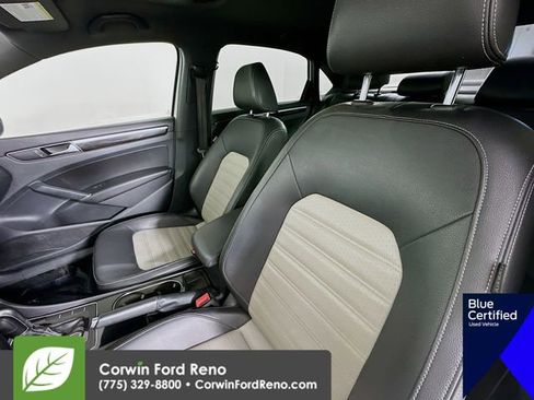 Used 2018 Volkswagen Passat 3.6 image 23