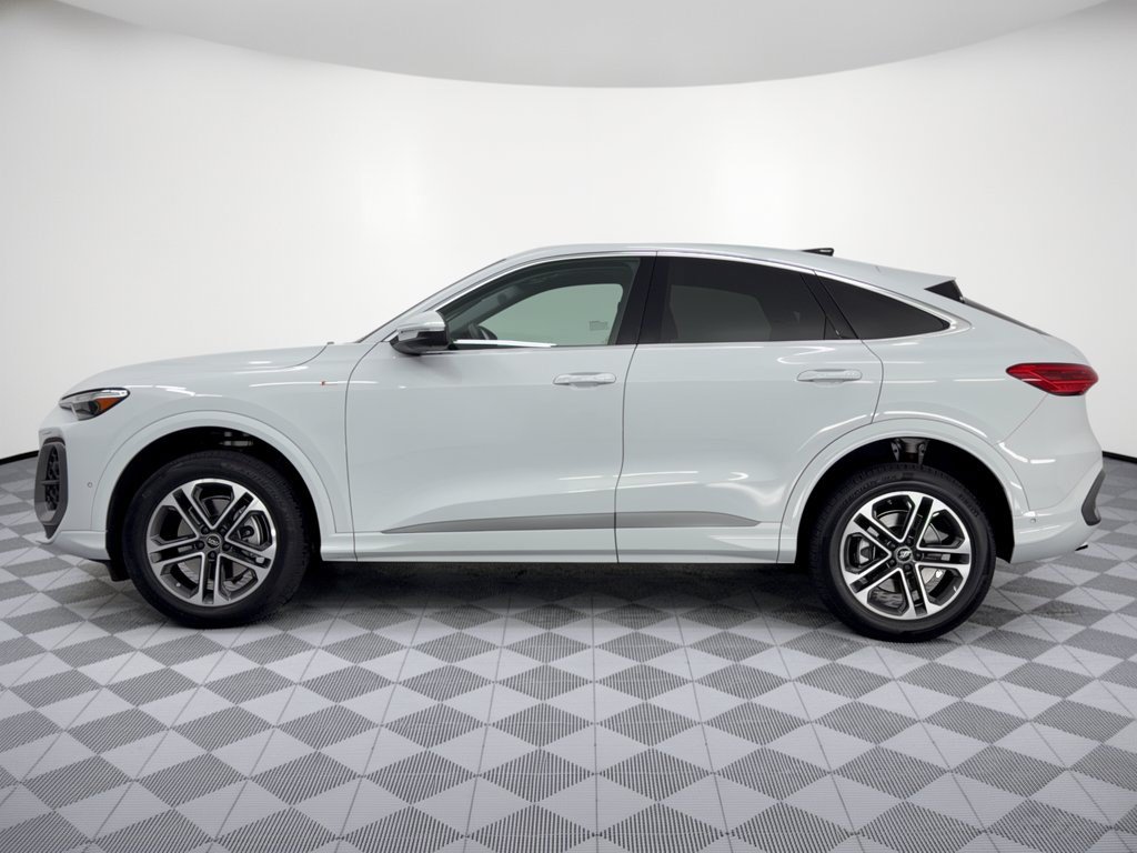 Certified 2026 Audi Q5 Premium Plus AWD/4WD image 2