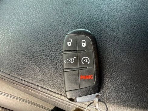 Used 2020 Jeep Grand Cherokee Altitude AWD/4WD image 11