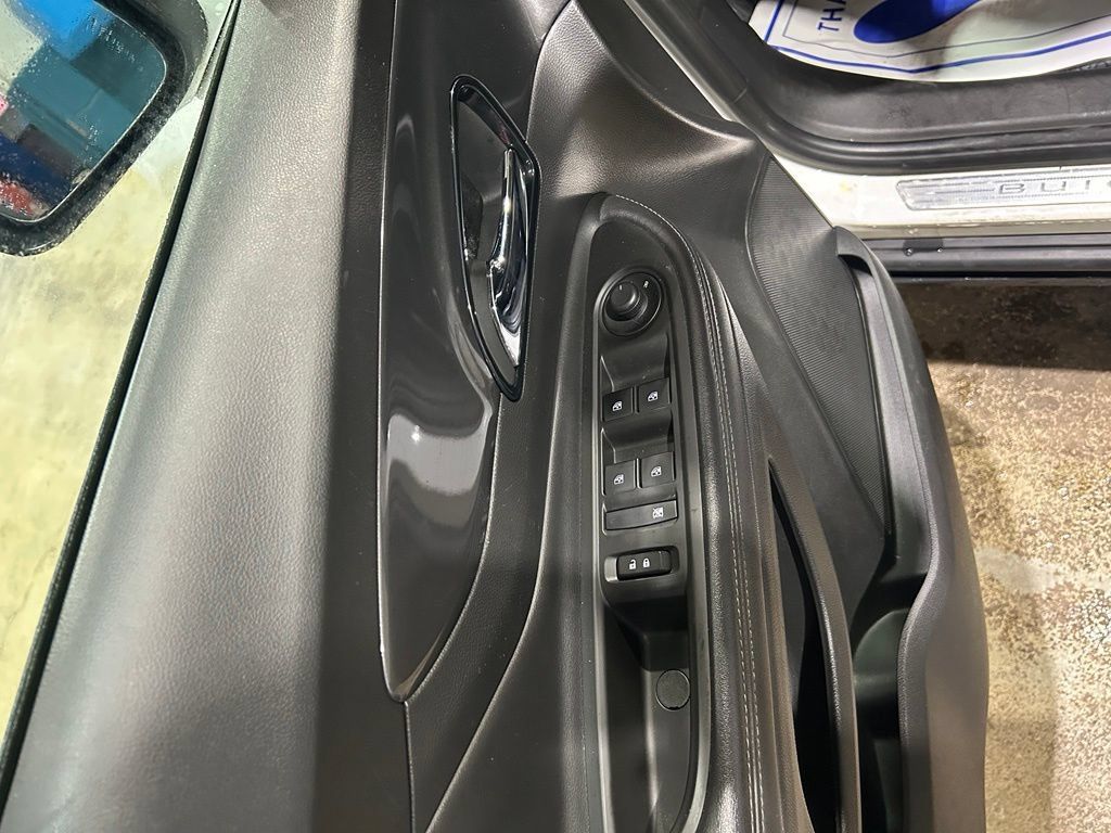 Used 2020 Buick Encore Essence AWD/4WD image 15