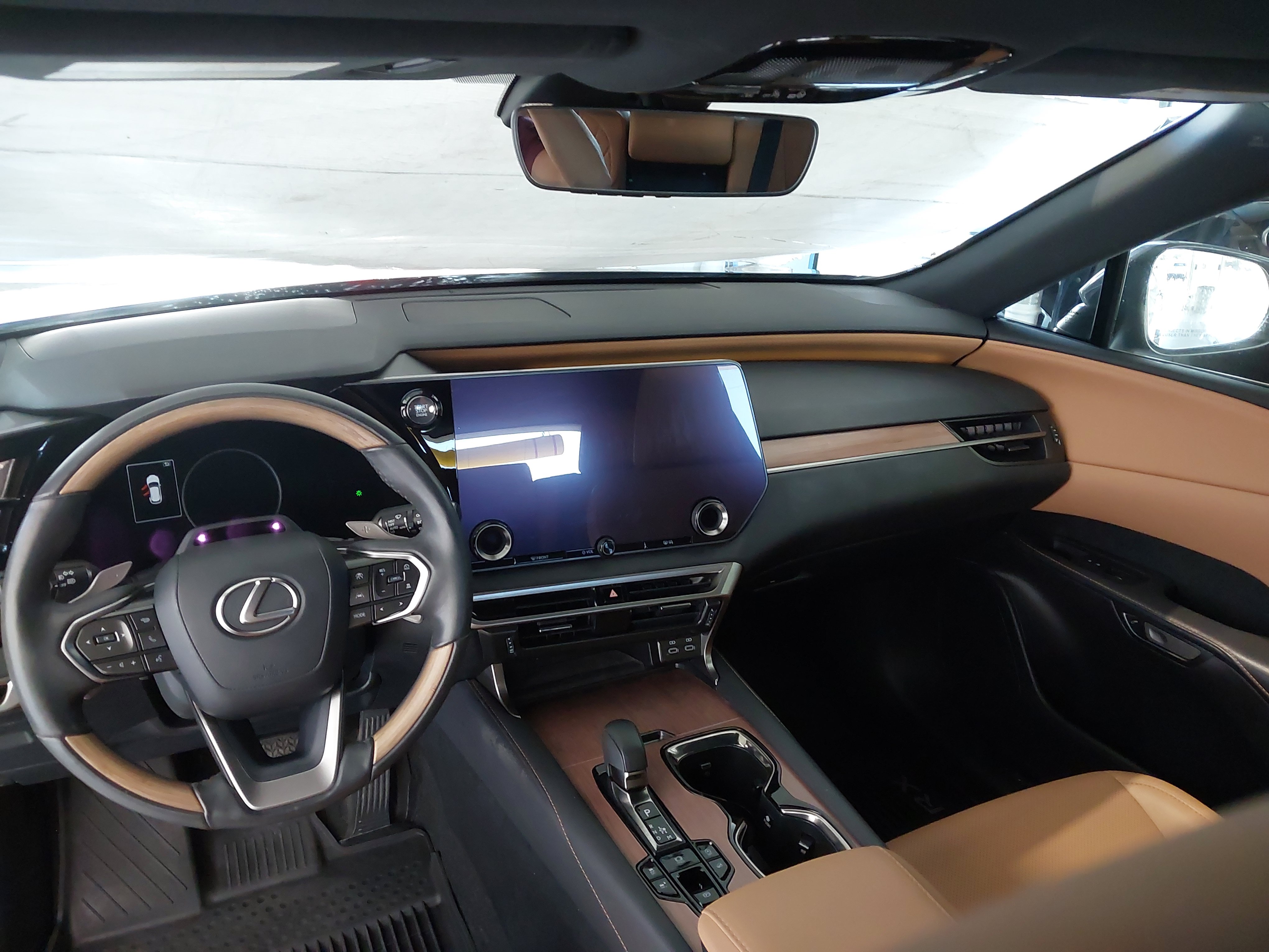Used 2023 Lexus RX 350 Premium w/ Accessory Package AWD/4WD image 2