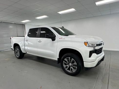 Used 2023 Chevrolet Silverado 1500 RST w/ Z71 Off-Road Package image 3