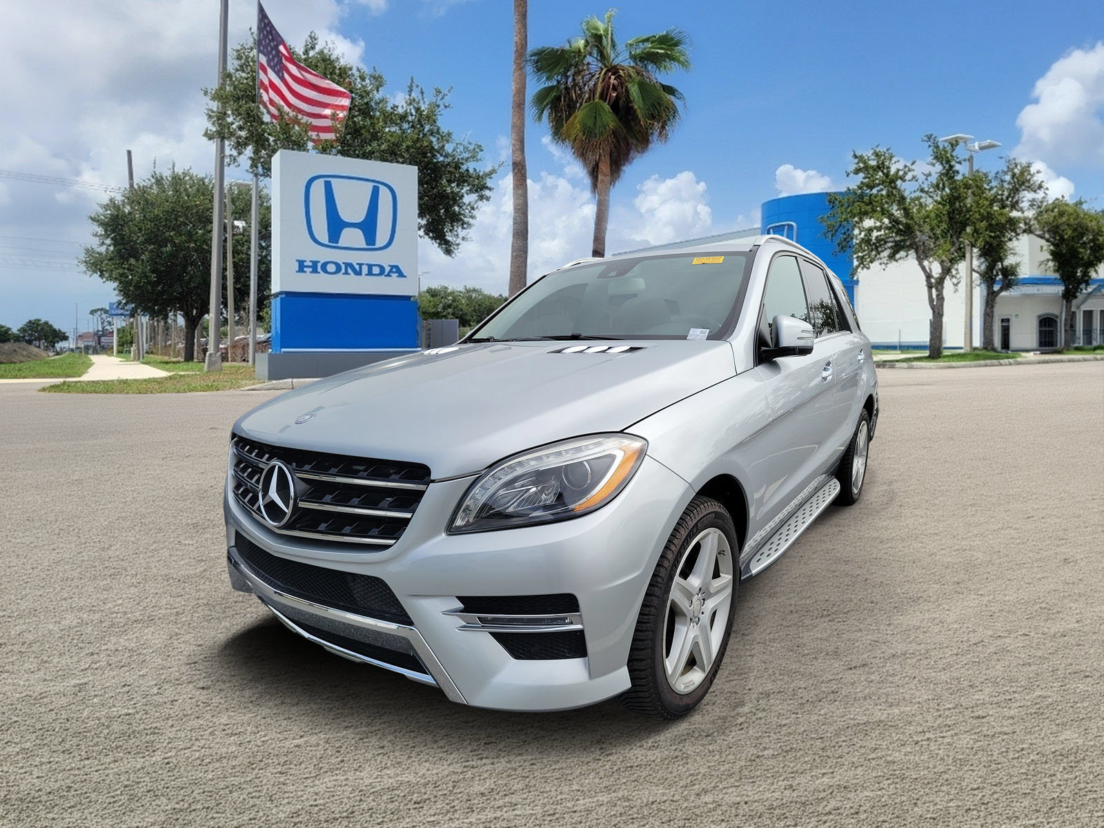 Used 2014 Mercedes-Benz ML 550 4MATIC image 4