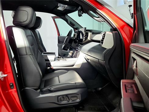 Used 2025 Toyota Tundra Limited image 24