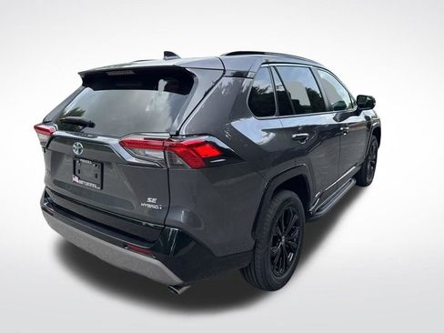 Used 2022 Toyota RAV4 SE AWD/4WD image 5