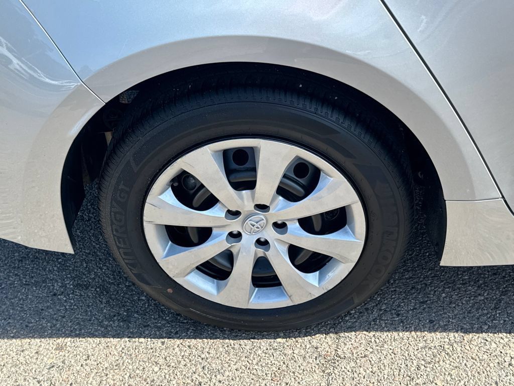 Used 2024 Toyota Corolla LE FWD image 44