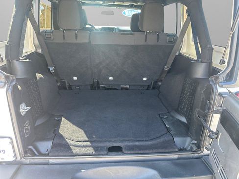 Used 2018 Jeep Wrangler Unlimited Sport S AWD/4WD image 13
