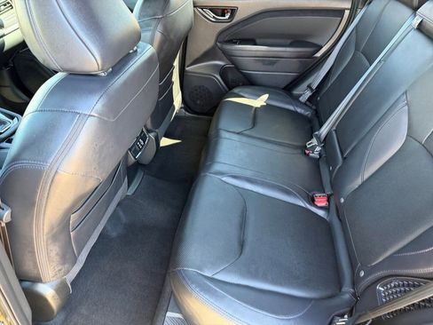 Used 2025 Subaru Forester Limited image 11