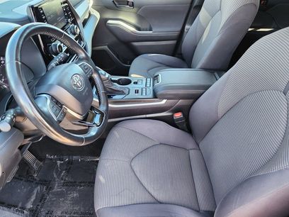 Used 2021 Toyota Highlander LE