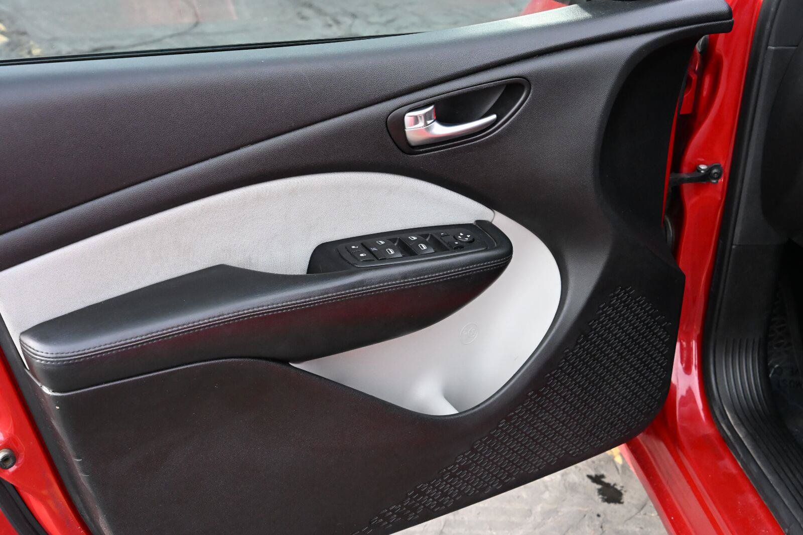 Used 2015 Dodge Dart SXT FWD image 11